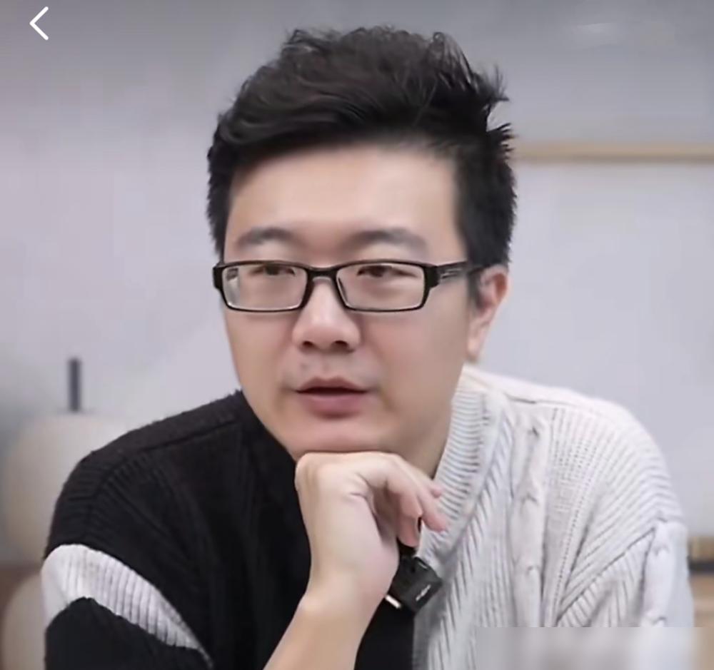 王楚钦晕倒，孙颖莎打封闭，这哪是打球，简直是催命符！王楚钦瘫在更衣室半小时