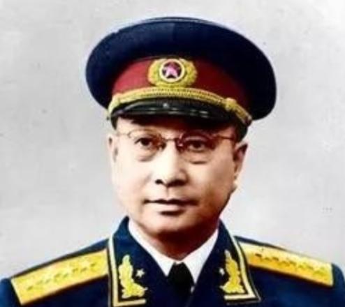 1952年，沈毅被判处枪决，陈赓闻言大惊，亲自出面求情希望留他一命，毛主席：你去