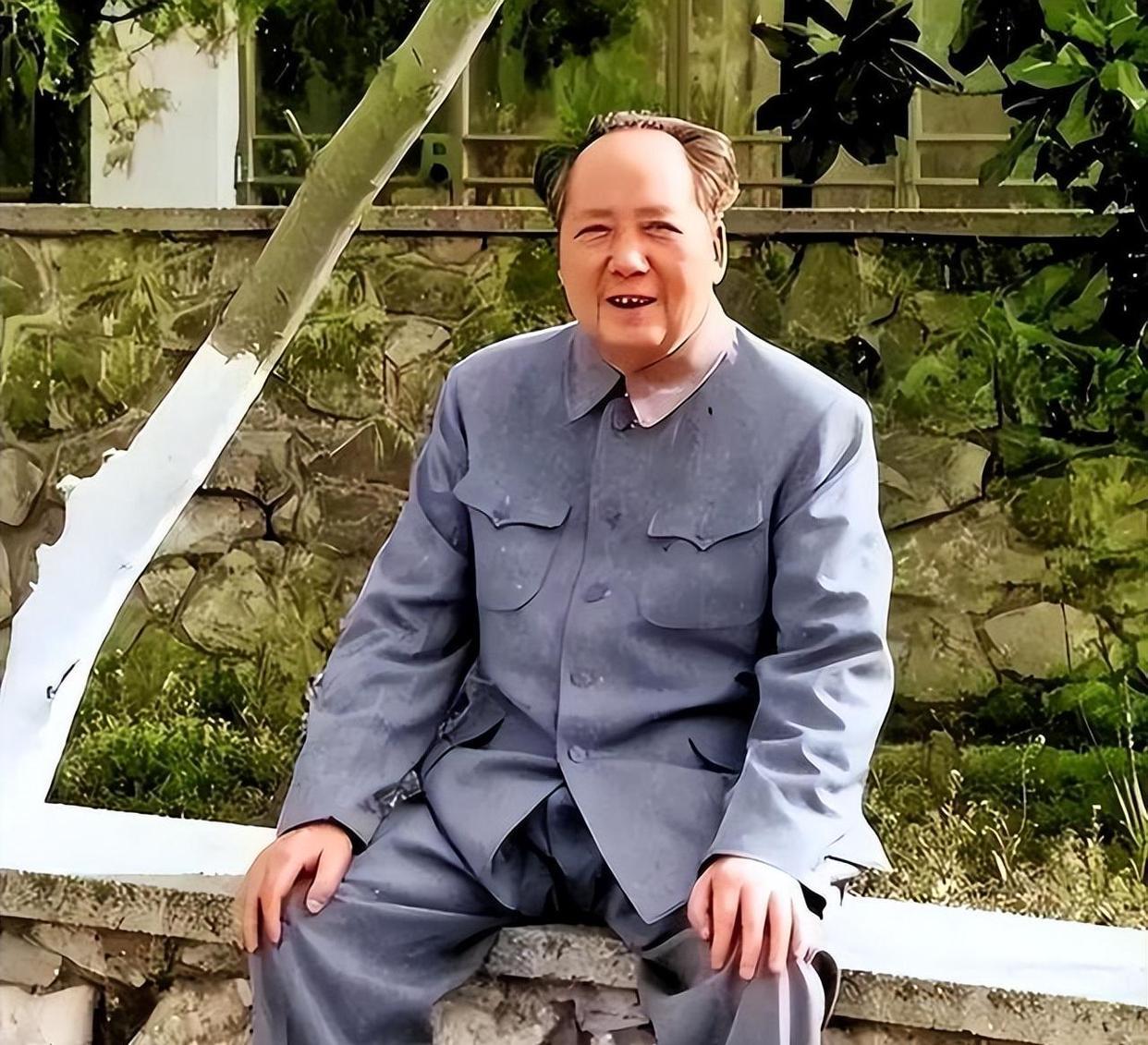 毛主席的读书声，如何改变了一位北大教授的一生？1975年夏天，北京城闷得像个