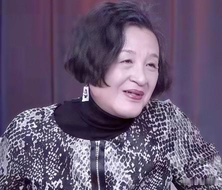 她是刘家昌前妻，广东人生在北京，1962年去香港，现在定居美国又嫁瑞典人，今年8