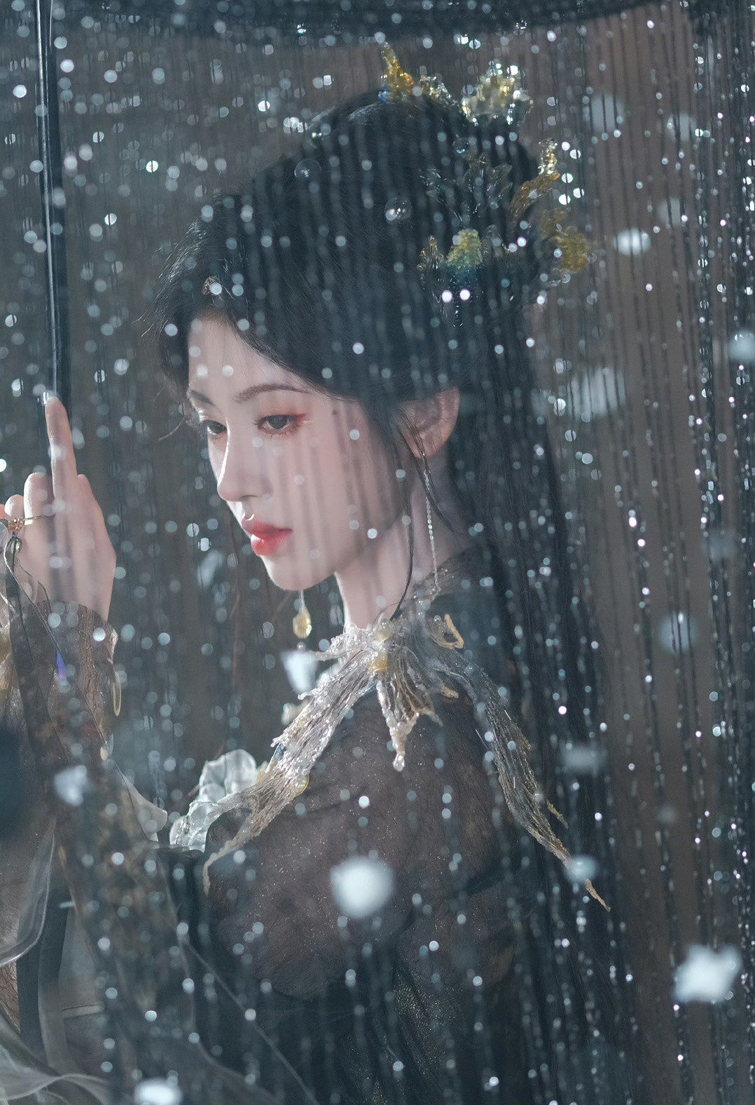 鞠婧祎超级夏晚舞台造型出图了！鞠婧祎雪中古风大片真的太美了吧！🤩​​​