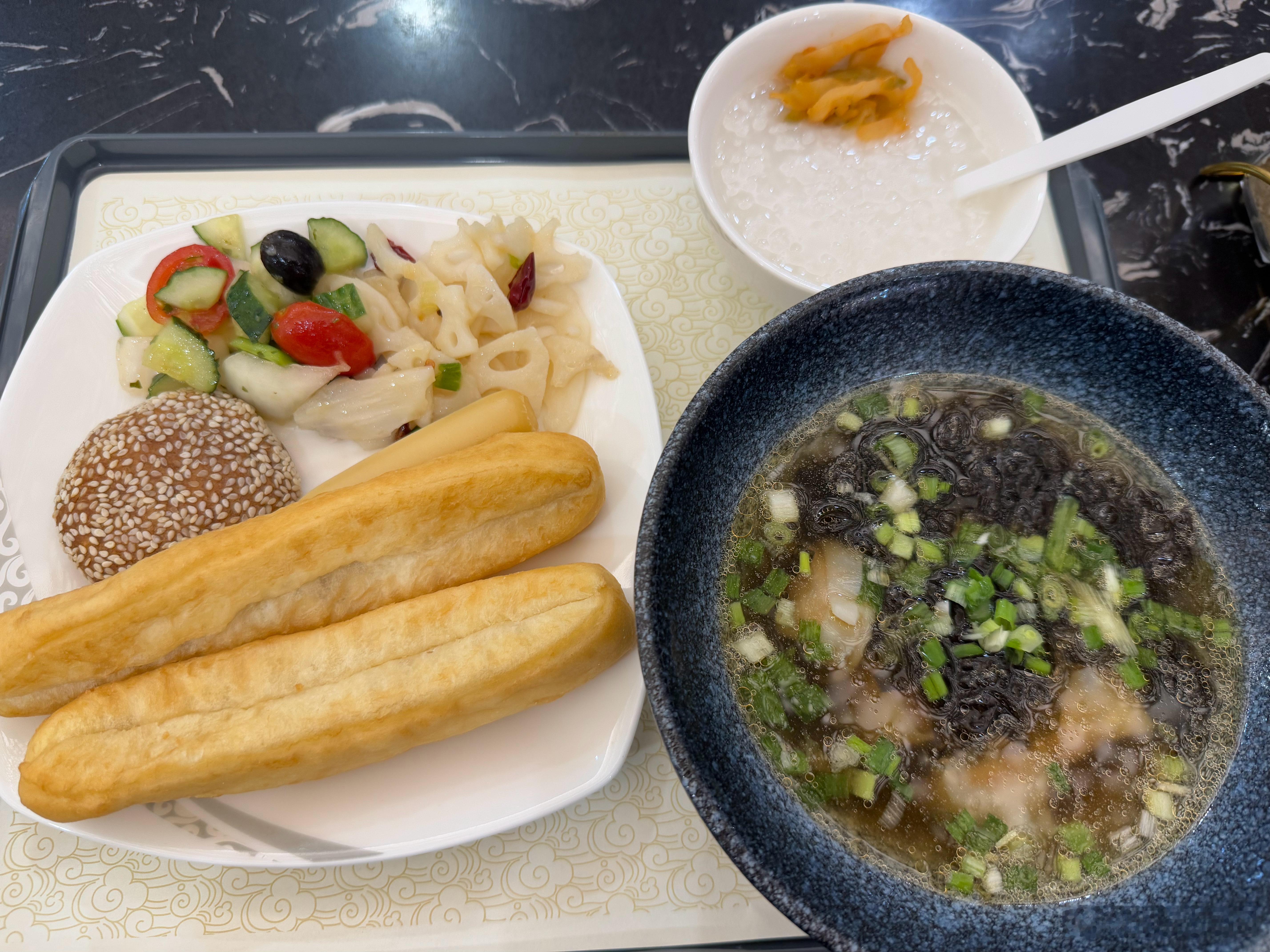 早啊🌞今天的行程比较紧张又是一个极限当天往返早餐多吃点吧飞行日记​​​