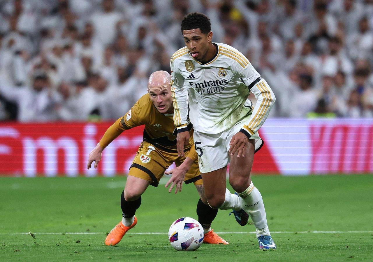 卖维尼修斯或者贝林厄姆？算了，最应该卖姆巴佩，免签来的还能大赚一笔。维尼修斯和贝