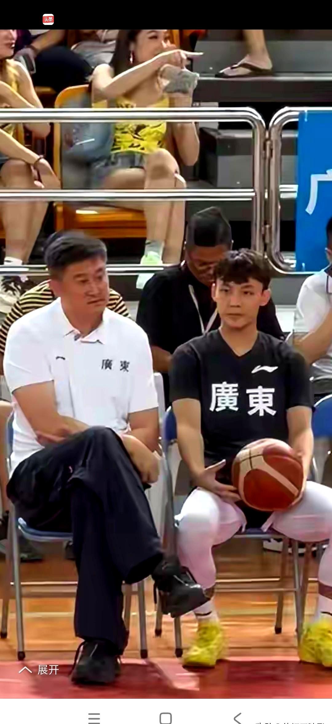 任骏飞下赛季彻底不打退出。胡明轩接受教训，已经退出一哥竞争。杜润旺状态一天不