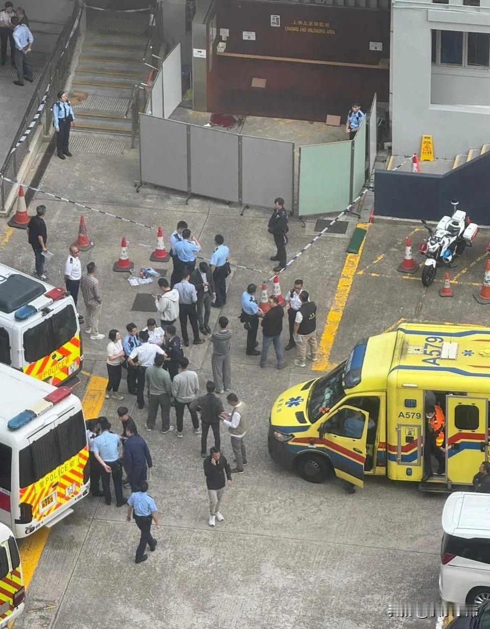 23岁香港女警警署内轻生，女警履历亮眼，刚毕业上岗就是督察，前途光明。她在警署