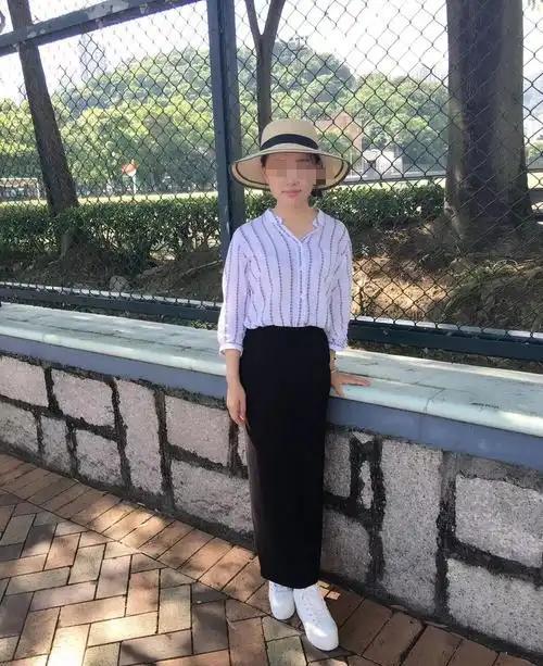 深圳姑娘柳薇，英国留学时跟印度男友汗卡迪谈恋爱，不顾父母以死相逼的阻拦，揣着17