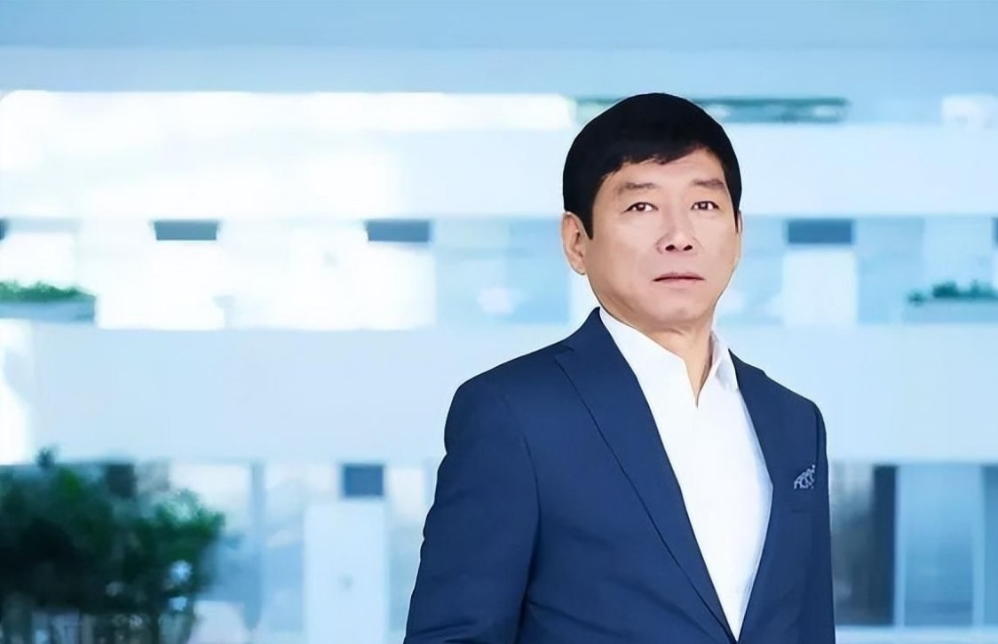  做生意最看重诚信，耍小聪明、弄虚作假早晚会翻车。不管是企业还是个人，没了信誉就