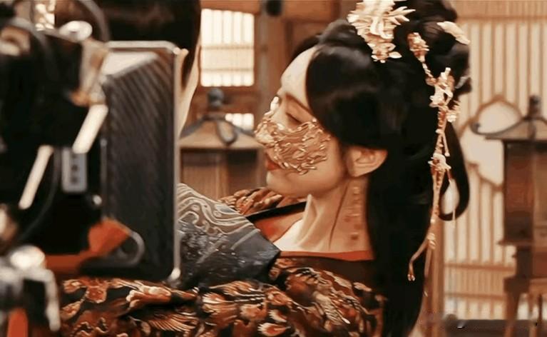 近期热播剧《折腰》中，美女苏娥皇是男主的初恋。“娥皇”这个名字很美，中国历史