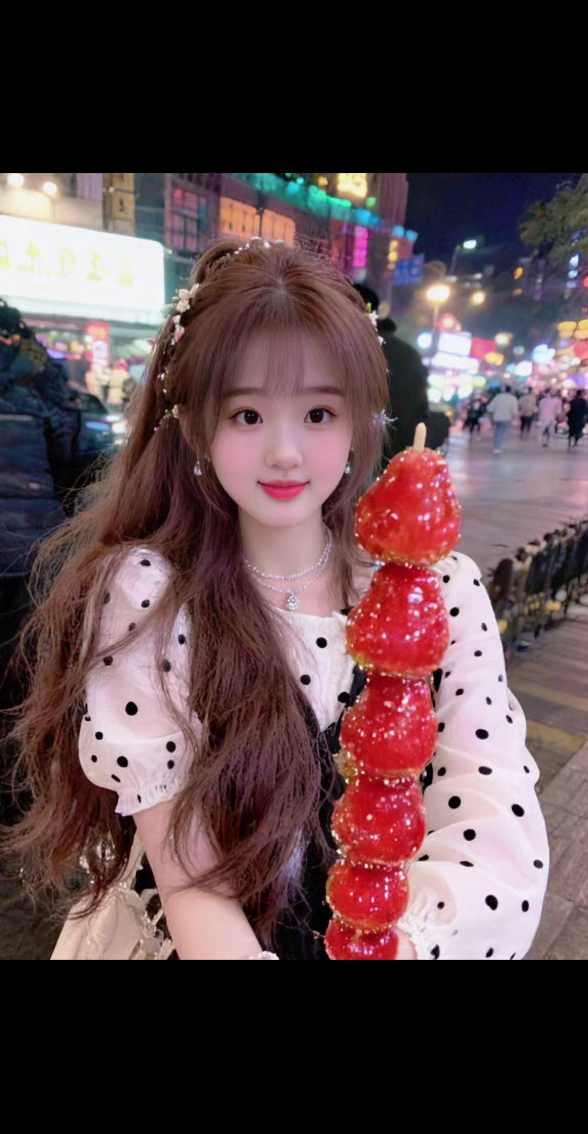 冰糖葫芦小姐姐