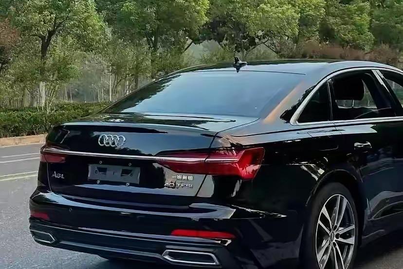 现在买车，越来越觉得有意思了花三十多万买台奥迪A6，很多人扭头就去汽配城，花五
