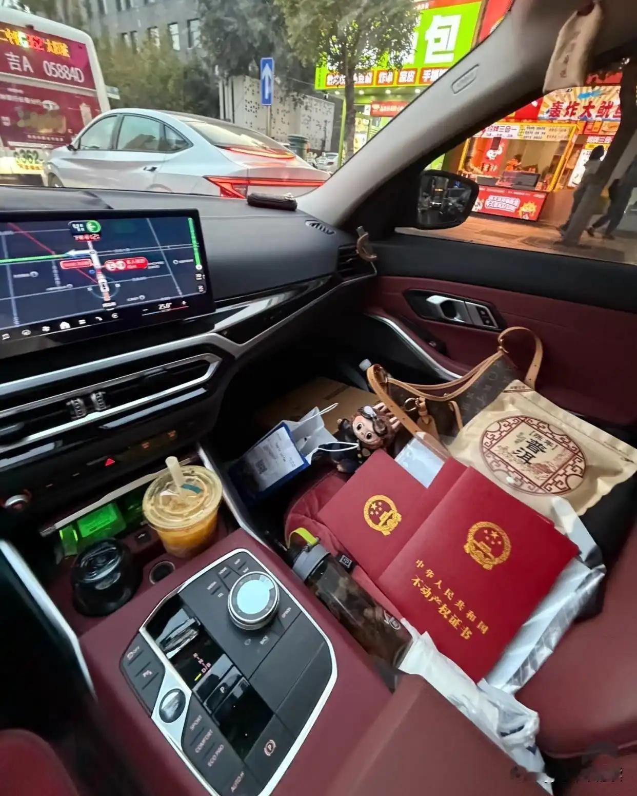 从这辆车的驾驶室，你们能看出车主的实力有多强吗？