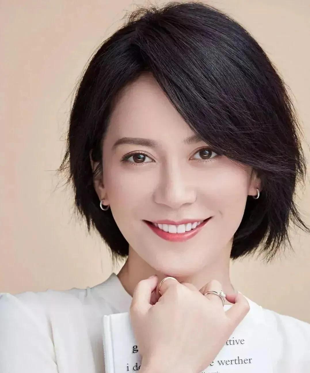 你们还记得那个惊鸿仙子么古装清纯漂移，当时多少人的梦中情人现在的俞飞鸿更不一
