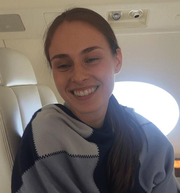 爱泼斯坦女友反击：如果我死了就曝光一切！她还发帖称：“马斯克不是最邪恶的恶魔，爱