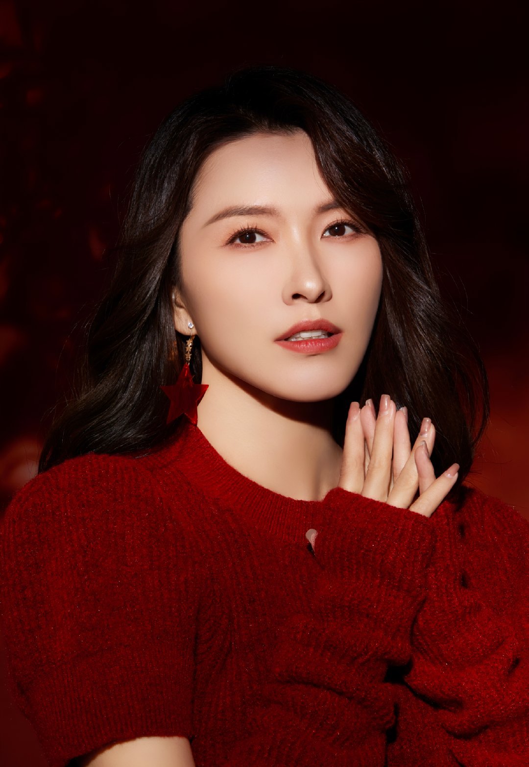 被徐洁儿秒了谁能懂徐洁儿直拍含金量！那段怼脸镜头我直接循环二十遍，全开麦唱跳还