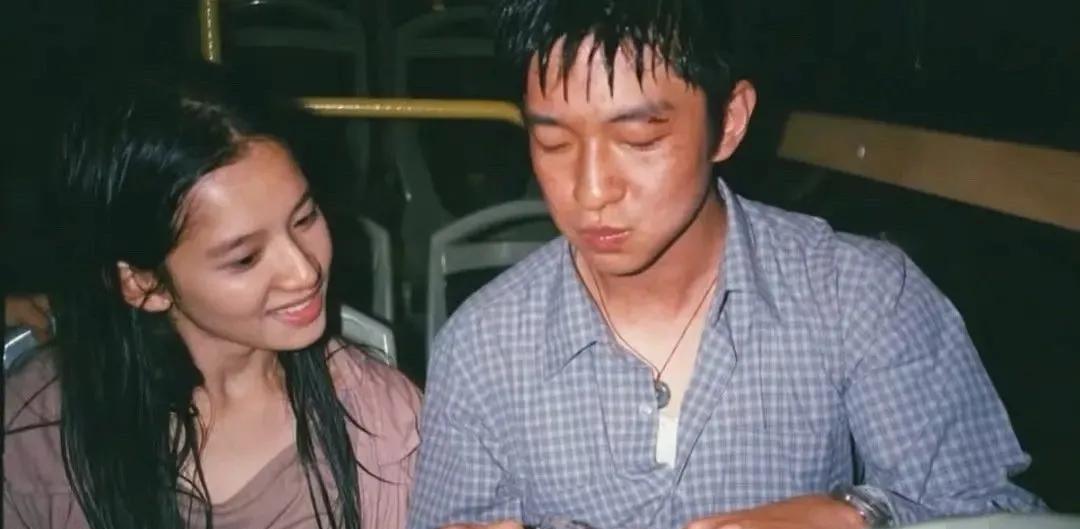 不得不说，张婧仪搭了这么多男演员，和她最配的还是屈楚萧