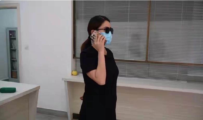 贵阳，一女副经理怀孕，公司知道后直接对她降薪降职，月薪从8800多砍到2000多