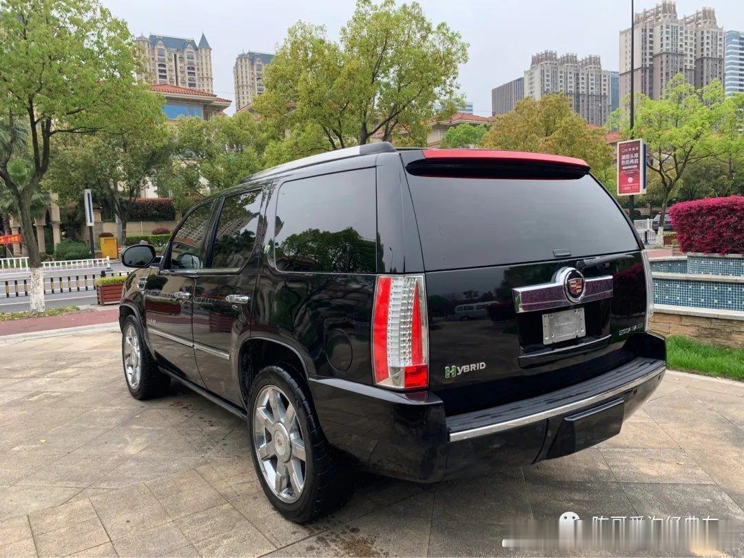 这辆开过的凯迪拉克凯雷德混动版，安全行驶12万公里，全车原版原漆，曾经的百万豪车非常喜欢，搭载6.0
