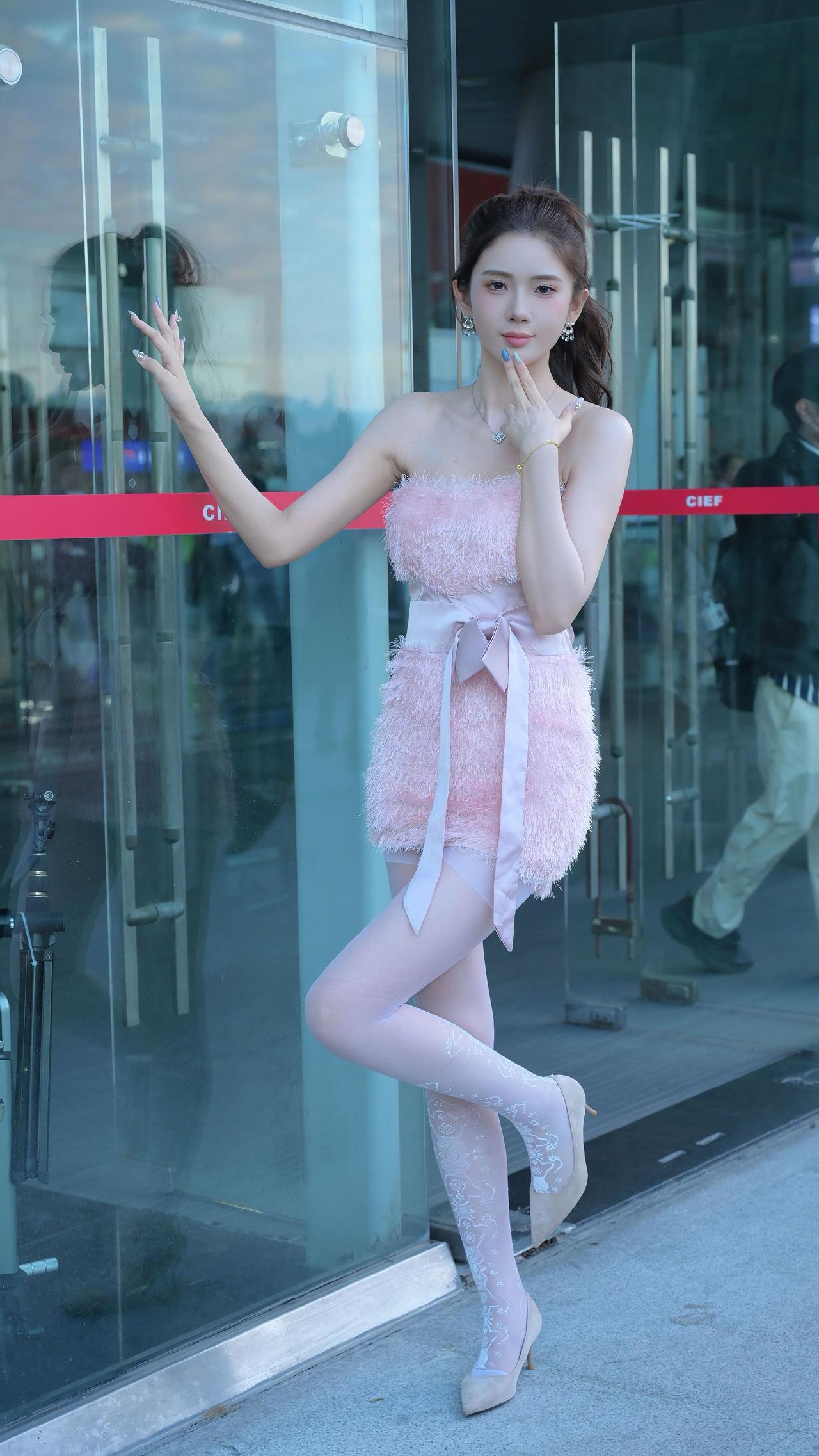 美女车模2025广州车展车模小姐姐@诗佳💕