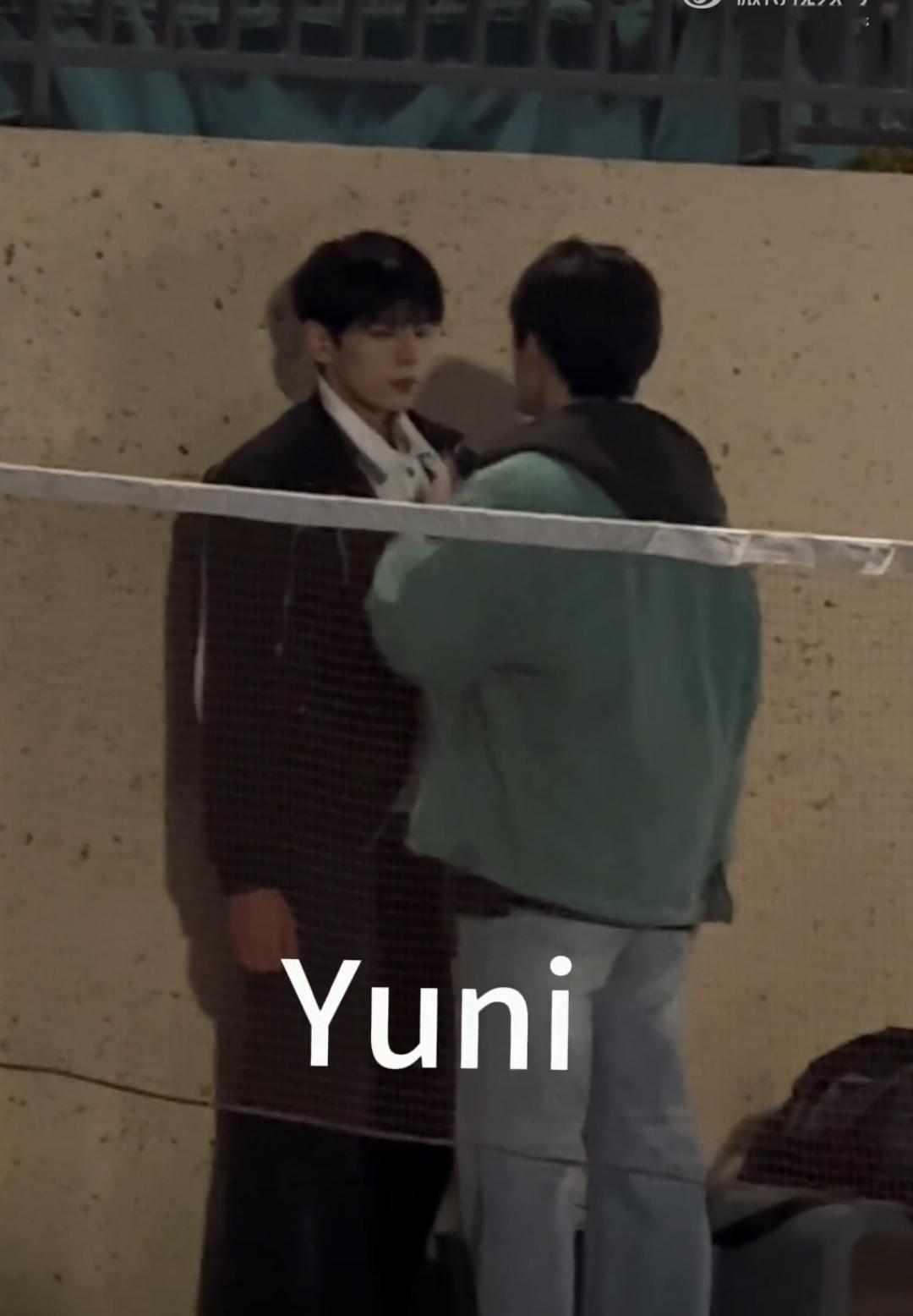 太惨了，短剧演员王年江澄拍戏的时候，被同组演员一拳打伤。看着情况，伤的还挺严重，