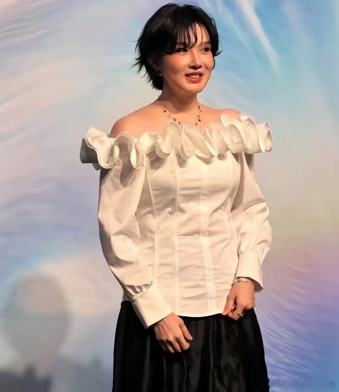 陈小纭的脸终究还是崩了，已经是完全认不出来的程度了难怪上热搜​​​