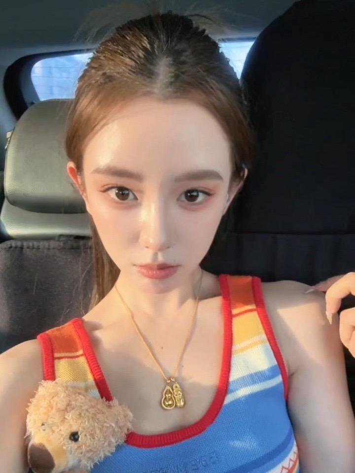 一问全是纯爱  一谈全是祸害  算了 话多不是我的风格