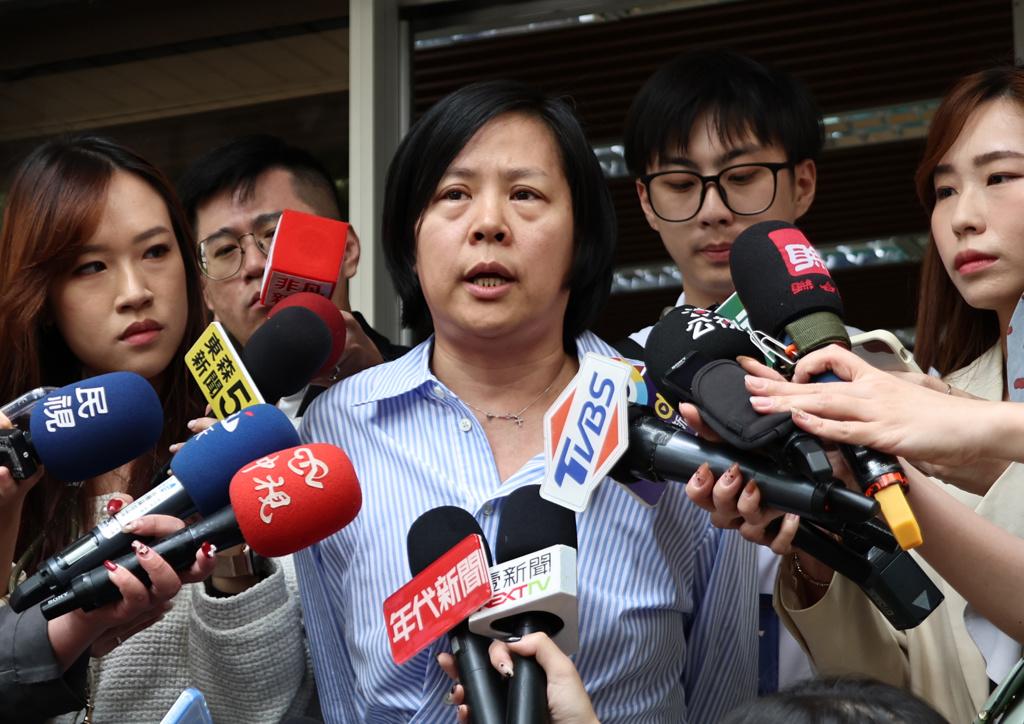 新党游智彬轰锺小平“害惨李贞秀”，撂话“再瞎扯就砸你服务处”台湾民众党陆配立