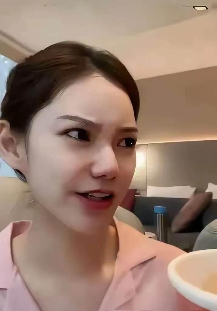 卖个酸辣粉，就造得全网乌烟瘴气，马晓梅特意交代司机不送兰姐登机？真的假的？战兰如