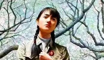 1979年，周敏兰瞅准老公去队里干活，把两岁闺女往炕上一扔，拎包就窜回了上海。