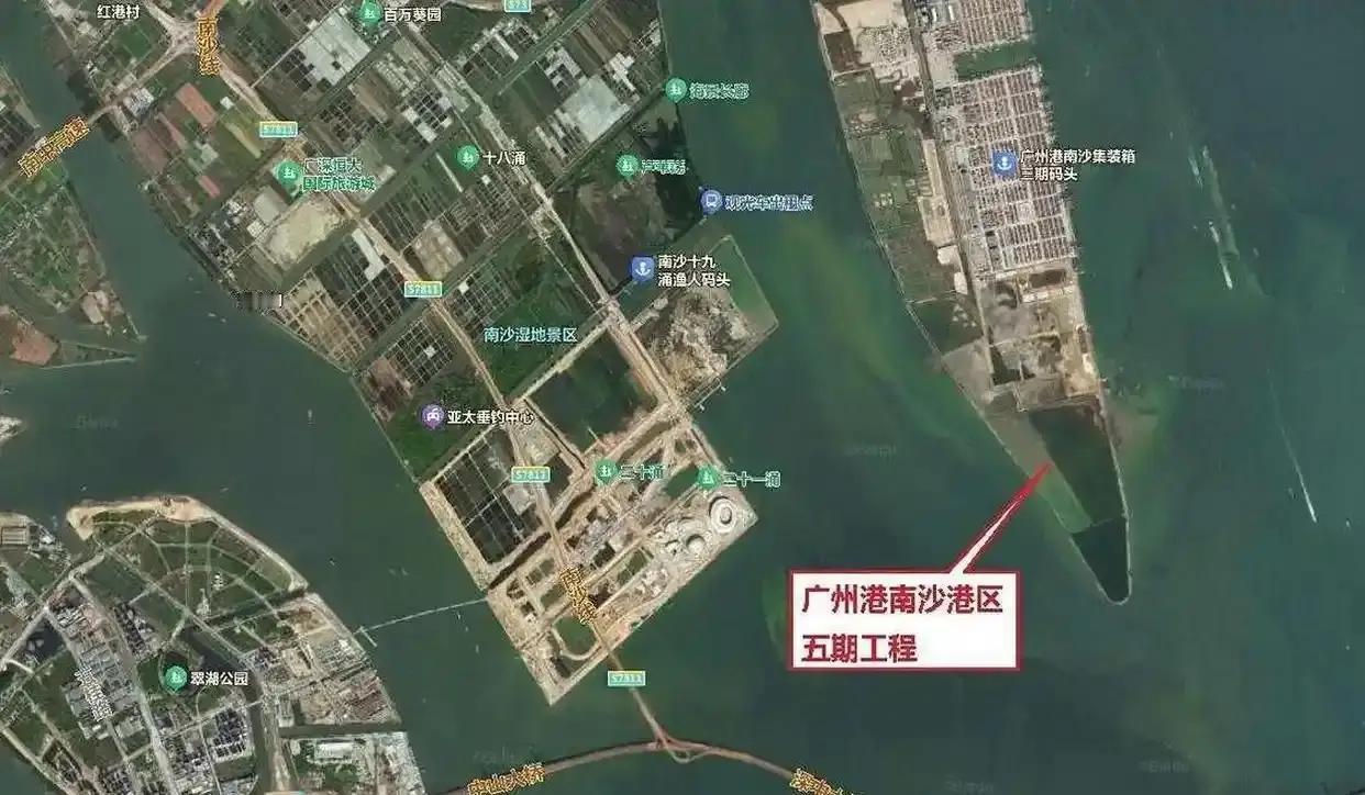 【南沙港区五期工程全面开工！亚洲最大耙吸式挖泥船加持！】5月15日上午，国家重大