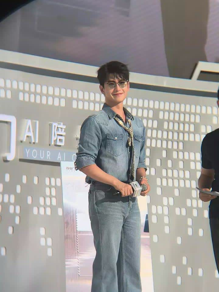 杨洋活动近照superidol的笑容😊