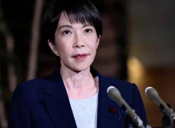 日本半死了，如果仅是中国一家制裁日本，日本可能还剩一口气。但问题是，现在掐住日本
