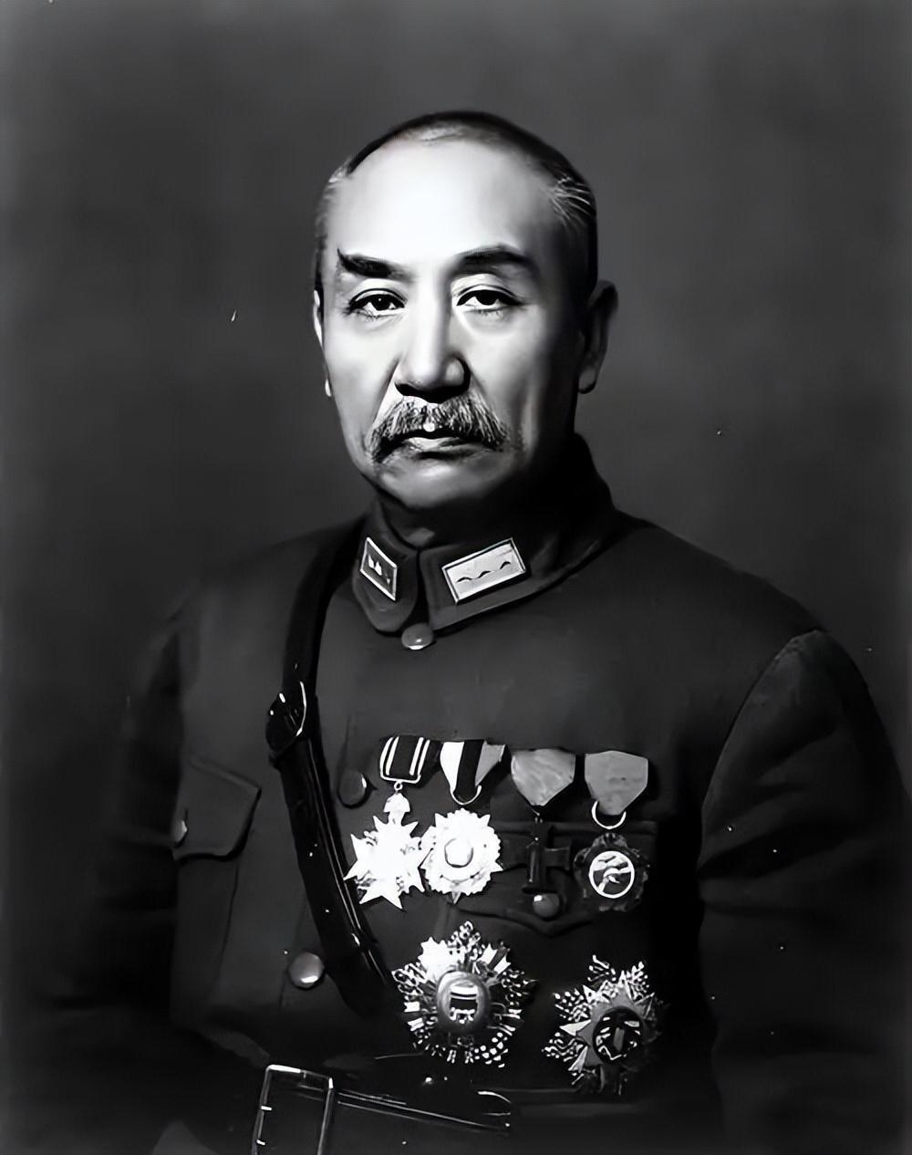 1935年阎锡山脑洞大开：冲锋枪射程不够？拉长枪管，结果200米外子弹乱窜，全成