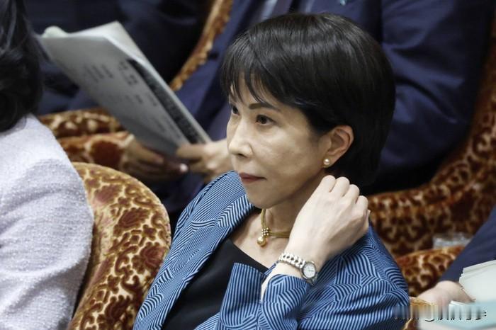 真服了高市早苗，认错只认一半。12月3日，高市早苗把《日中联合声明》中宣示“台