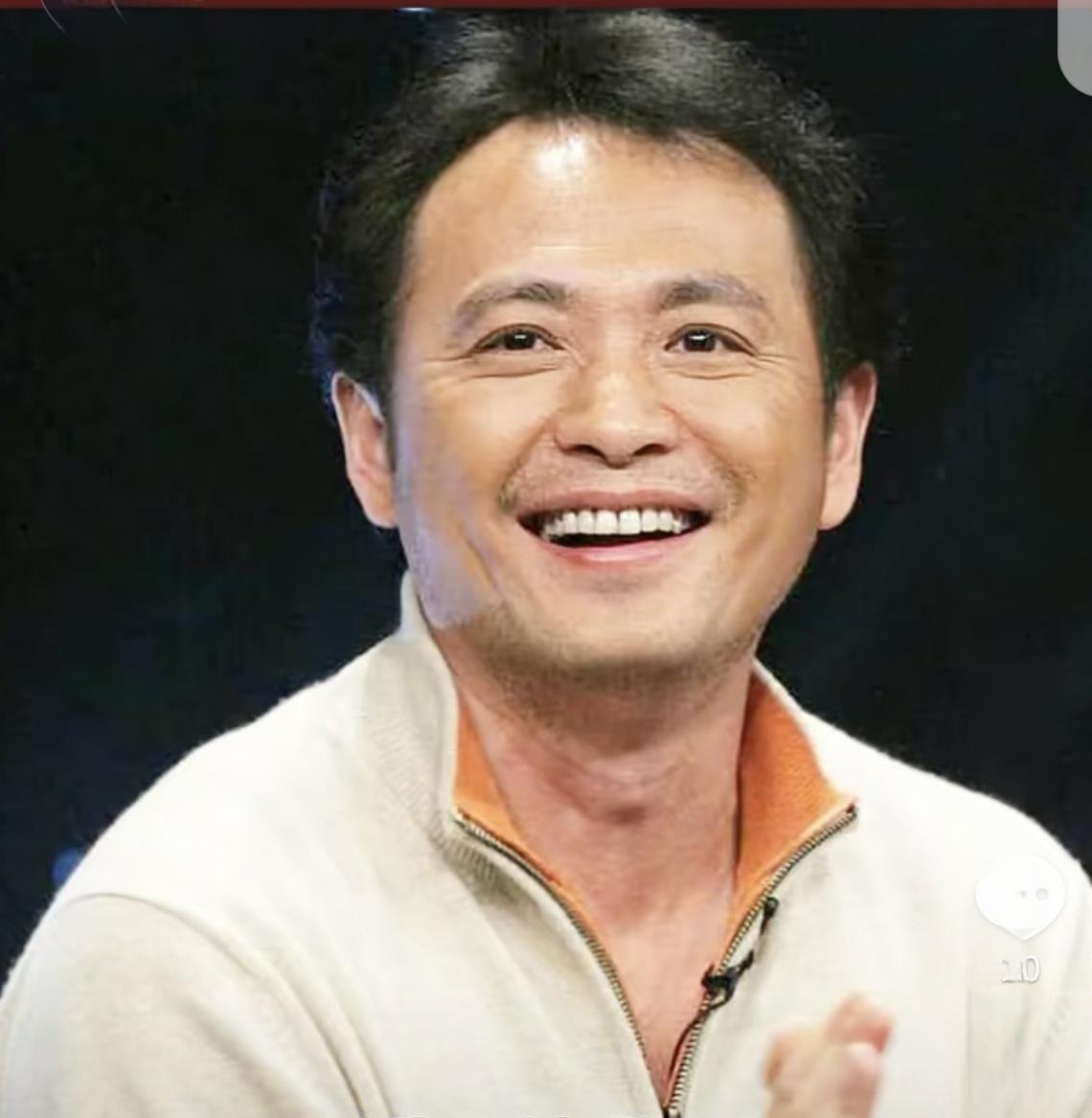 生下女儿那天他崩溃了三天，跑去和朋友喝酒，连产床上虚弱的妻子都没看一眼，可就是这