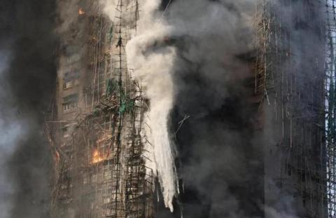谁敢住高层？香港大火的事给住户上了一课！香港这场火，烧出了高层的隐患。