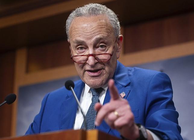 就在刚刚，美国人撑不住了！ 3月8日周日，美国政坛传出了一个格外急切的声音，