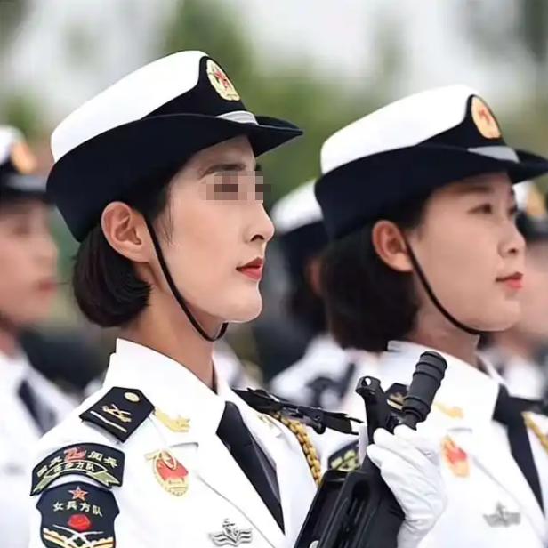 只因在2019年大阅兵露脸三秒多，让其退役后消费军旅情怀好几年！ 最近网信办