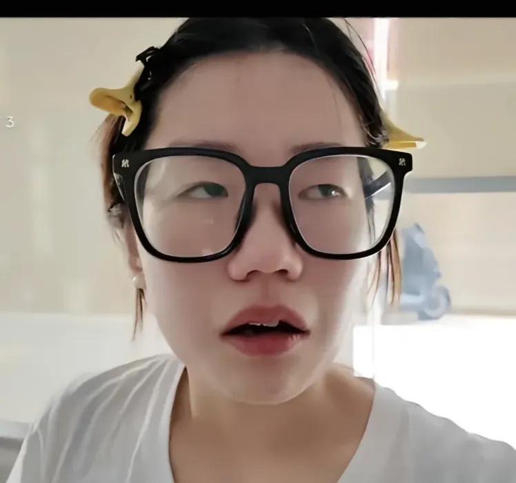 我有理由怀疑熊女士对四岁男孩发难不是为了自媒体的流量，纯粹是被男孩子的那一声