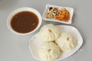 我会每天坚持吃早餐吗五十多年的晨光里，总藏着一碗热乎的早点。从青丝到白发，从搪瓷