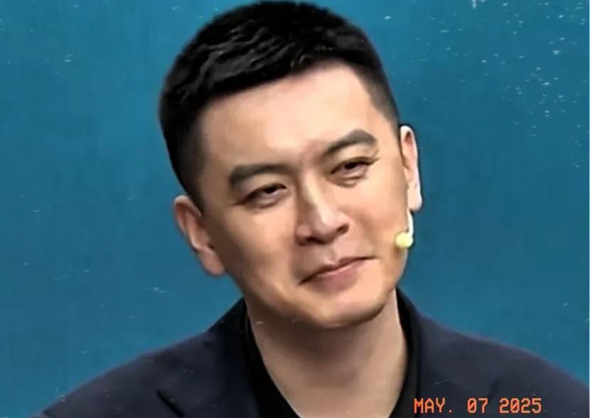杨鸣解说决赛，谁能注意此举，我有私心让广厦夺冠，画面+言语充满羡慕北汽：很难和国