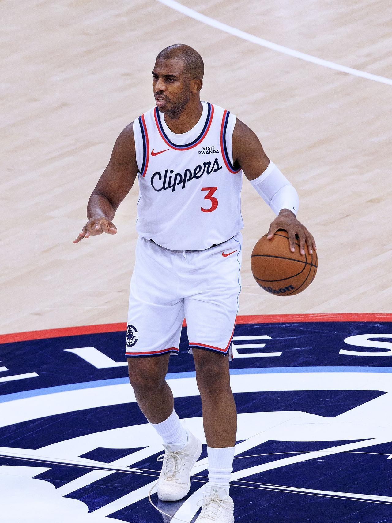 第一刀、先裁CP3重磅消息，洛杉矶快船官方宣布，球队与克里斯-保罗分道扬镳，他