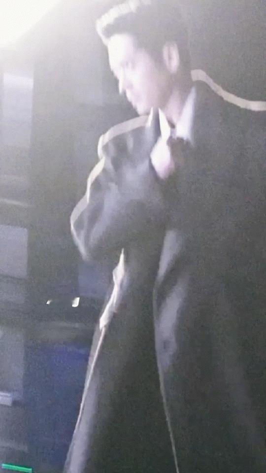 内娱第一对美术生cp丞磊徐若晗在纱幔侧拍图里的状态也太绝了吧！徐若晗躲避的眼神软