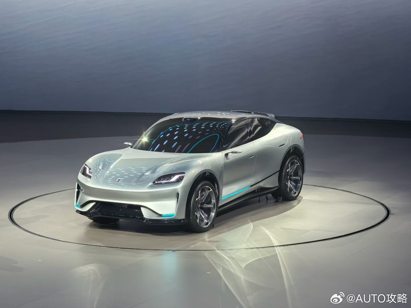 赛豆汽车正脸采用概念车“OriginConcept”的正脸设计主打生物力学与科