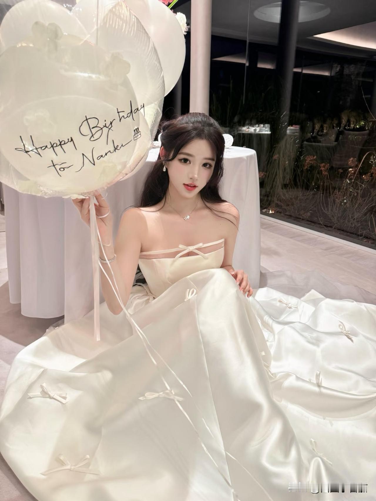 什么样的穿搭可以成为气质女神?我不是喜欢所有人我只是偏偏喜欢你清纯甜美的样