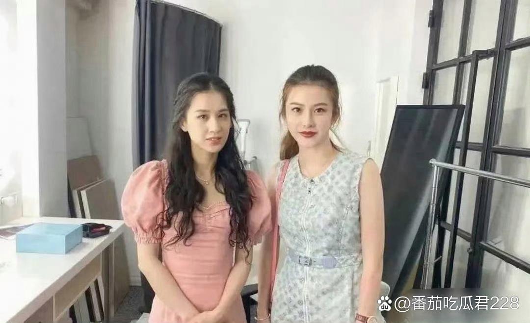 原来黄圣依现实中长这样啊