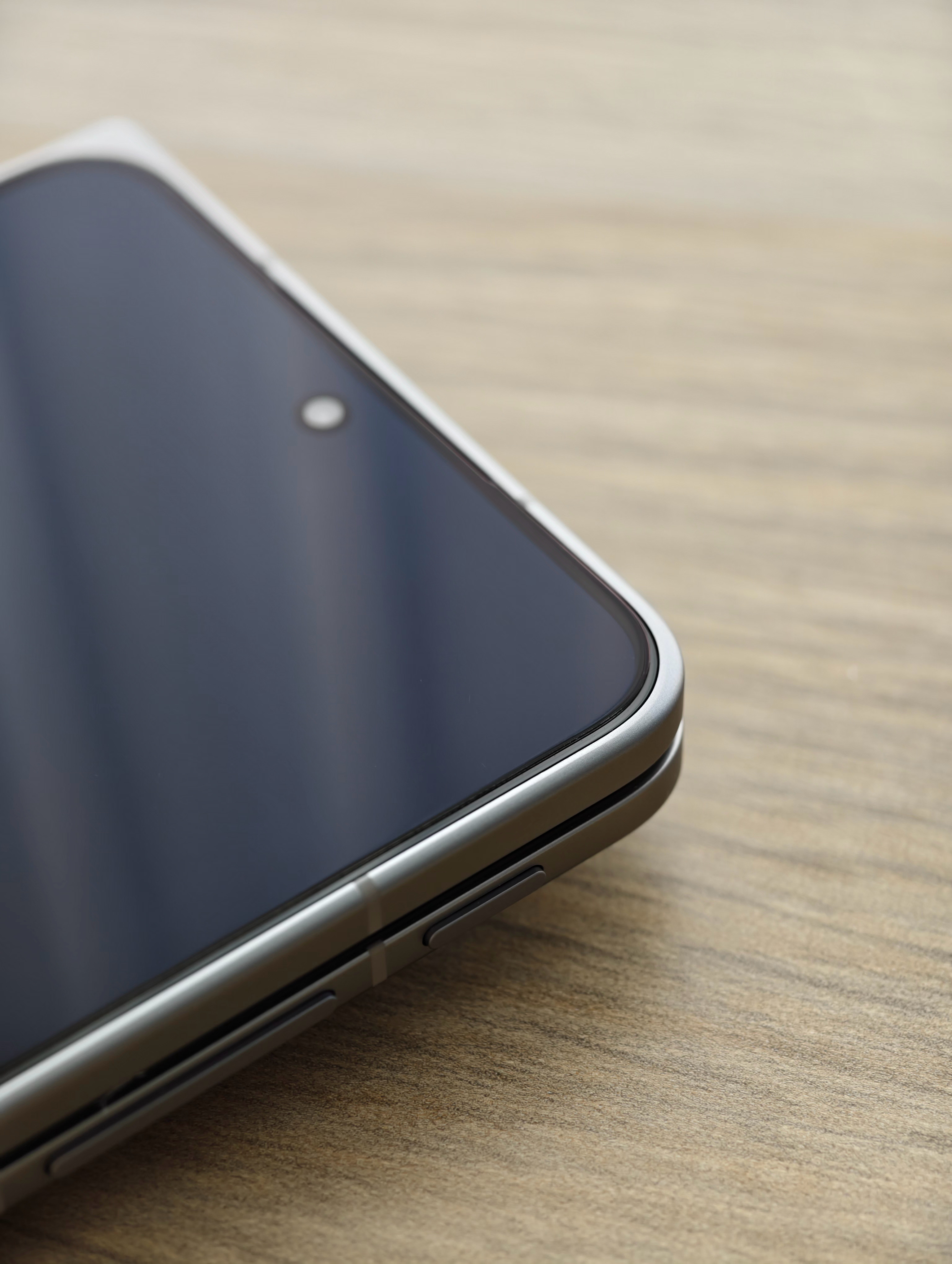 我们收到了寄来的FindN6全透超能ProAR钢化膜钢化膜的最高境界就是贴