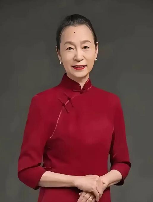 他去美国进修，整整两年没见老婆。归国推开门，竟撞见妻子在坐月子，他没有发火，没有
