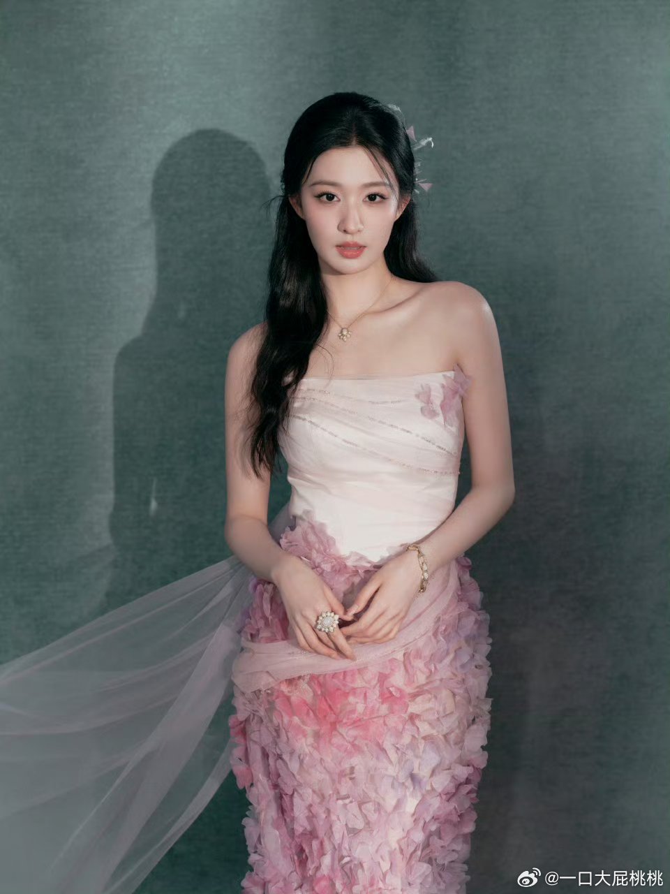 王楚然端午晚会造型，美美哒！端午​​​