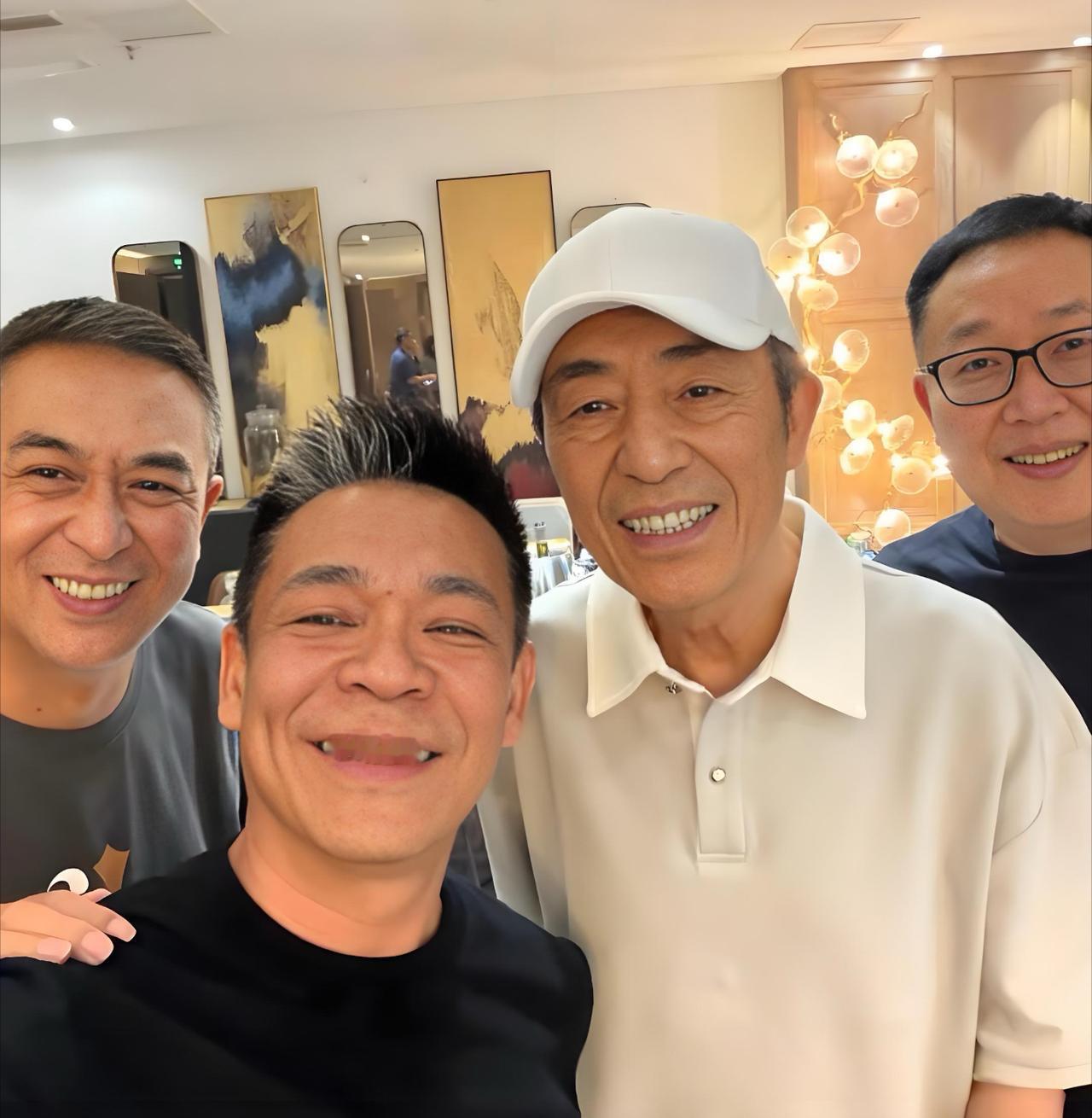 《主角》剧组聚会张艺谋担任本剧监制，张嘉益主演，孙浩在剧中饰演苟存忠，忆秦娥的