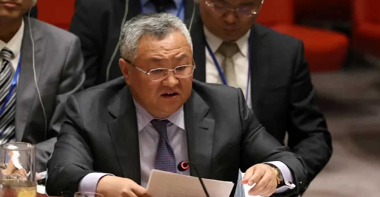 这事儿太解气了！联合国会议，美国居然想逼着中国“认罪”。结果，被咱们代表几